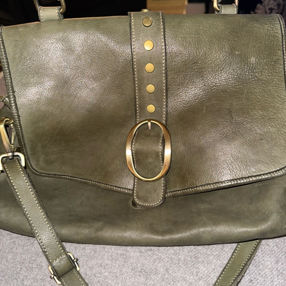 Gorgeous Handmade Olive Green Leather Shoulder Bag. Luxurious, Trendy, Stunning!